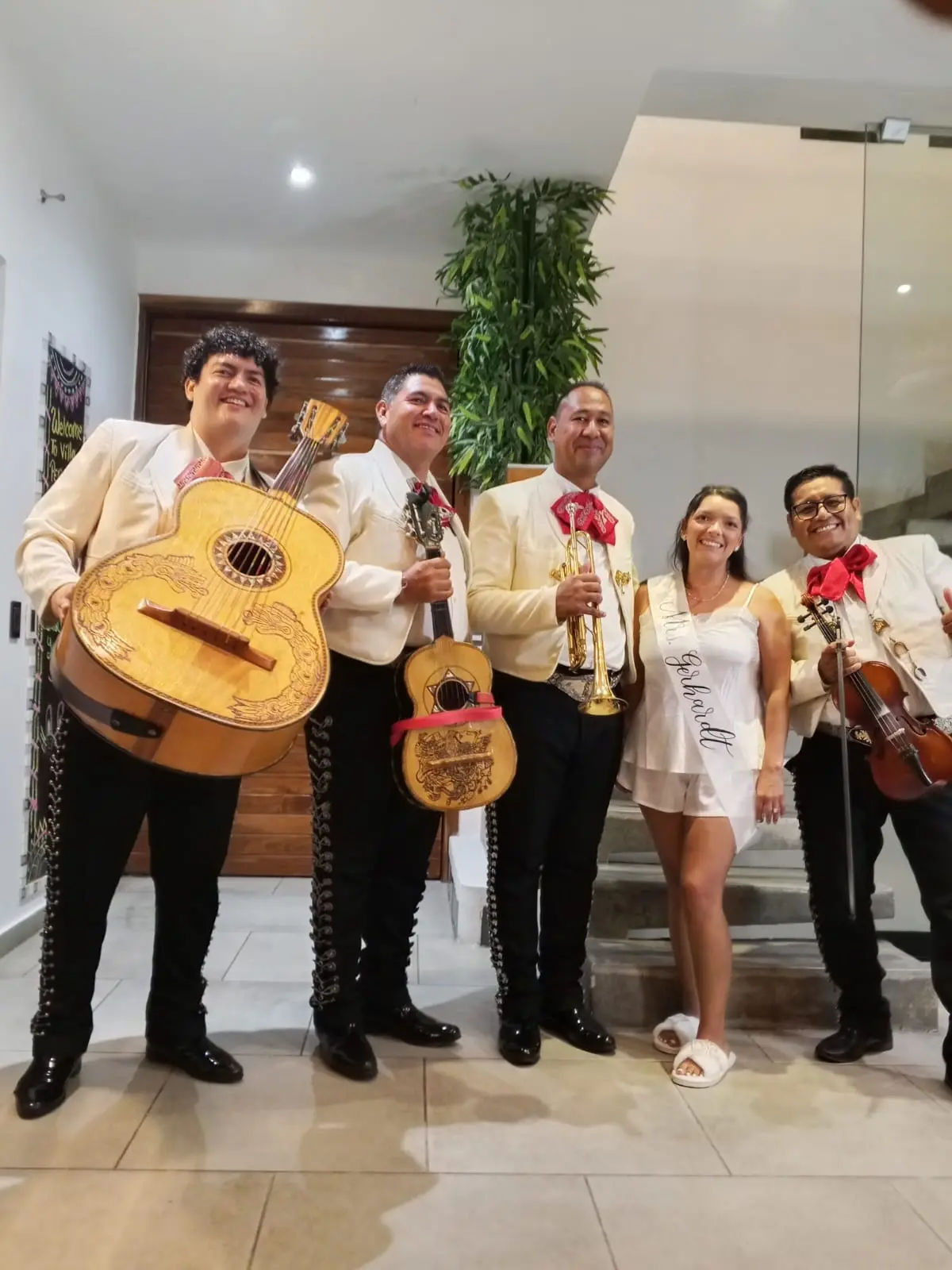 Mariachi Playense tocando en una boda en una villa de Playa del Carmen