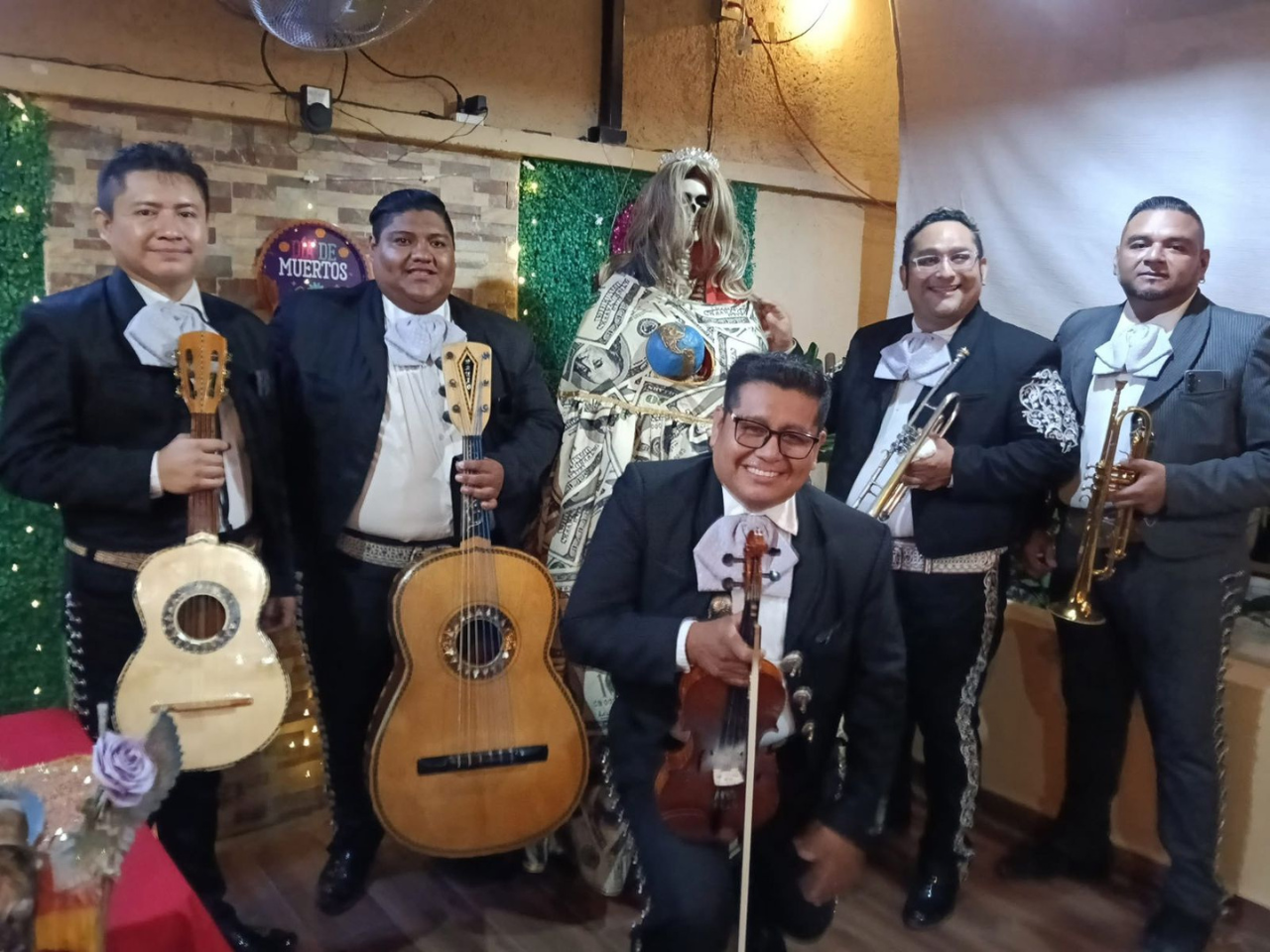 mariachi en playa del carmen santa muerte